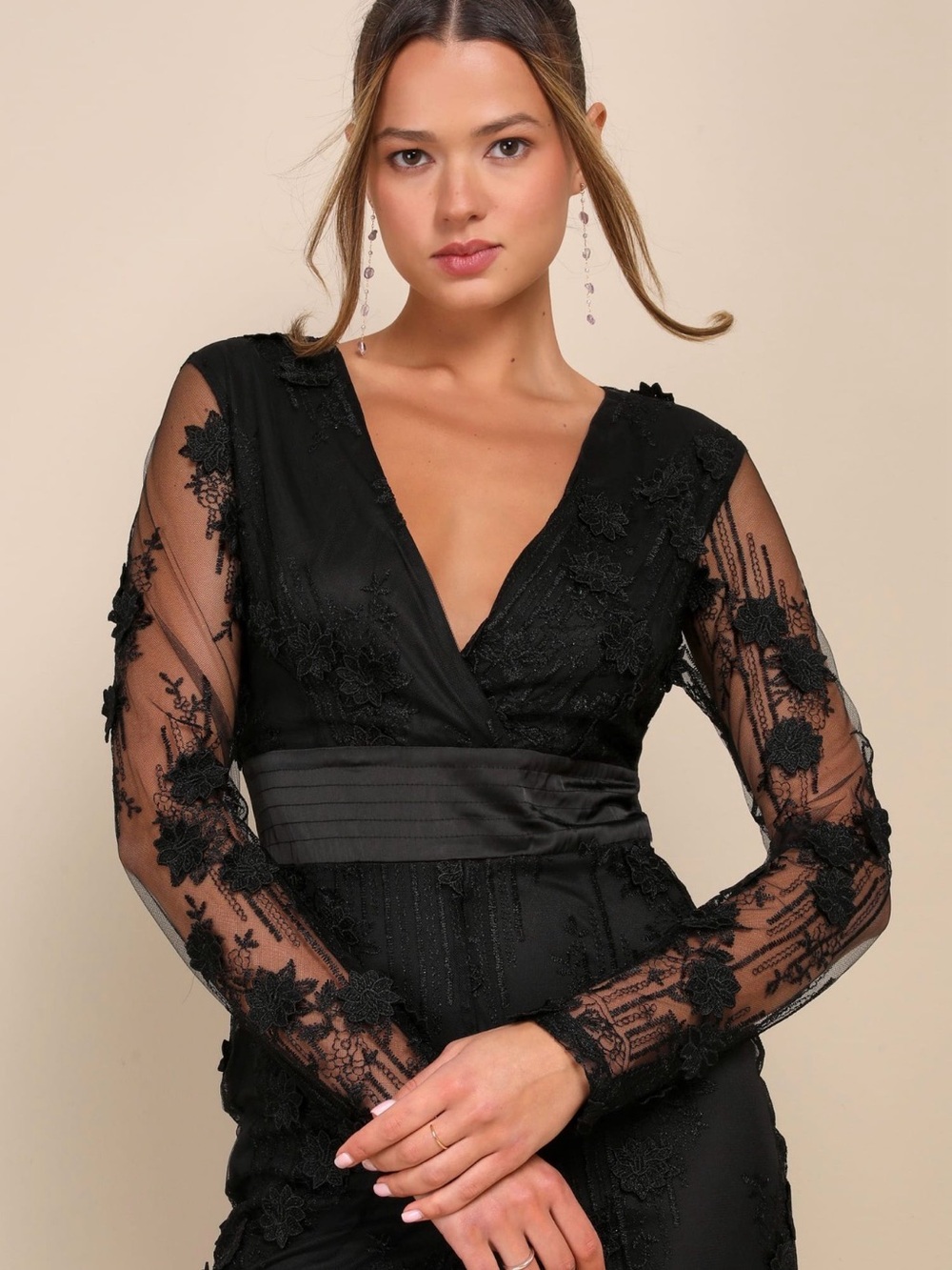 Lulu's, NWT Floral 3d Black Lace V-Neck Long-Sleeve Jumpsuit, Size L - Picture 9 of 16